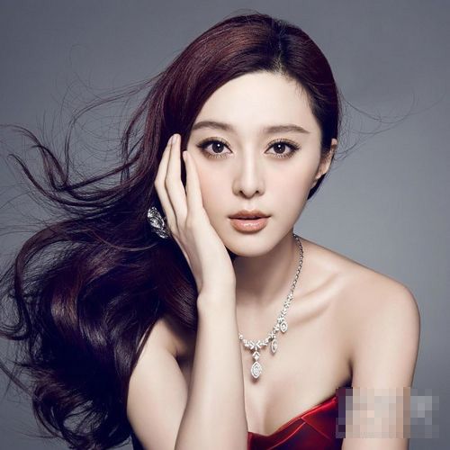 倪妮张天爱开始秀锁骨啦最美锁骨女星盘点
