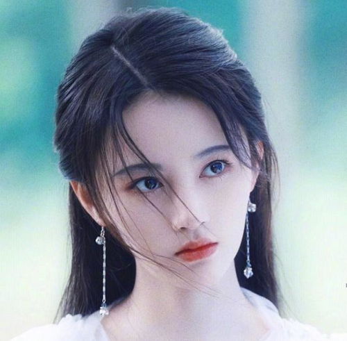 4000年美女鞠婧祎很会穿,159cm穿出大长腿的效果,太甜美了