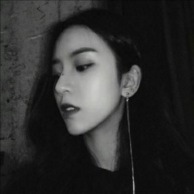 头像白色系女生冷酷情侣头像