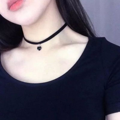 半身露锁骨女生头像2018白衬衫露锁骨的女头像图片大全