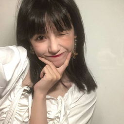 治愈系图片头像女微笑可爱女孩