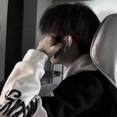 帅气好看的男头像霸气高冷生人勿进可爱点