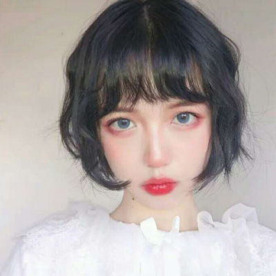 短头发女生头像霸气好看漂亮女生短头发图片